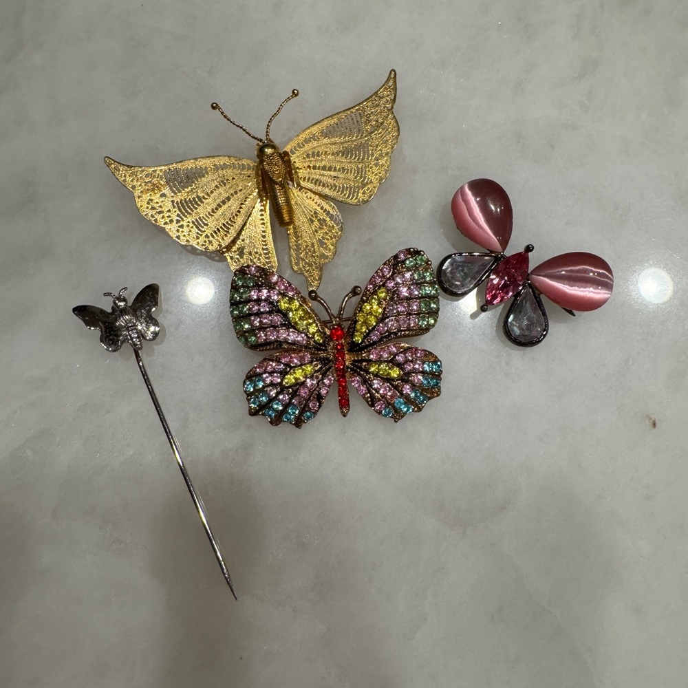 Elegant Butterfly Brooch Set - Multicolor